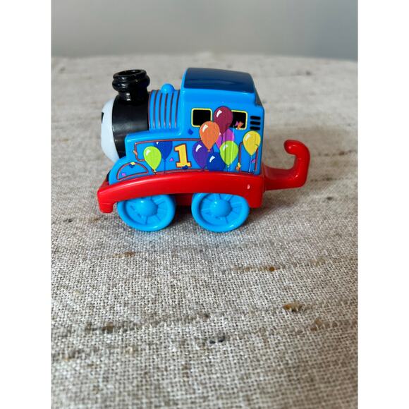 Thomas & Friends Birthday Cake Wish Thomas Complete Set Tested and Working 2016 - Picture 3 of 16